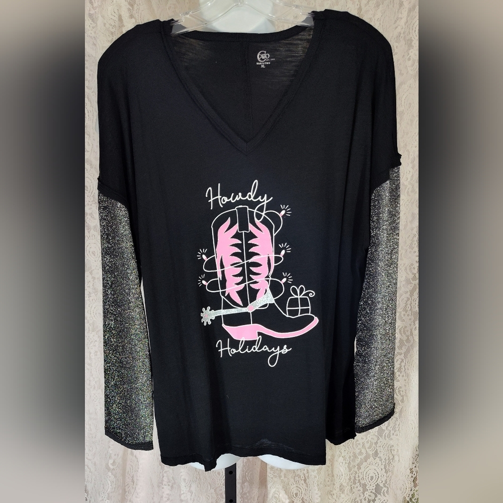 Christmas Themed Howdy Holidays Black Pink Top size XL NWT